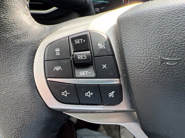 Used 2023 Ford Explorer XLT w/ Equipment Group 202A AWD/4WD image 15