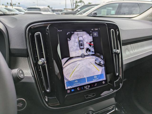 Used 2025 Volvo XC40 B5 Ultra w/ Climate Package image 16