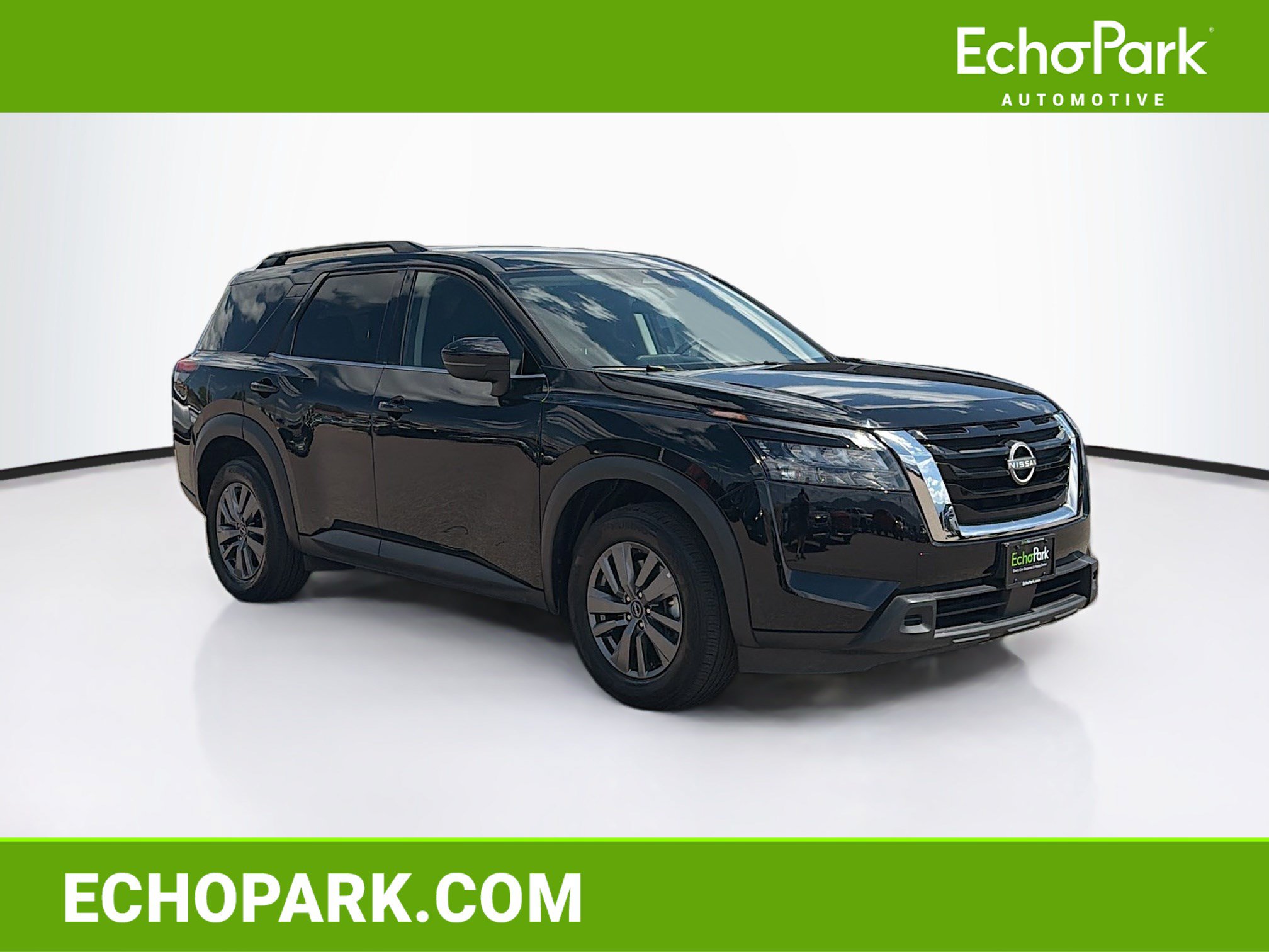 Used 2025 Nissan Pathfinder SV AWD/4WD image 1