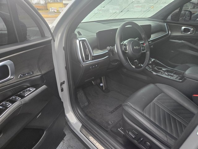 Used 2025 Kia Sorento SX Prestige image 4