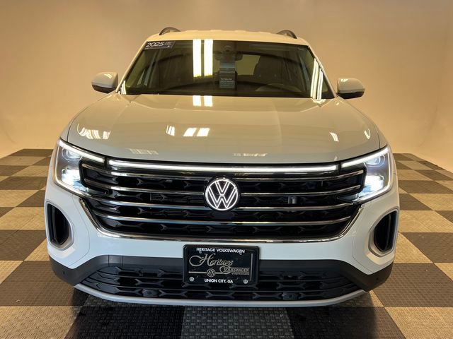 Certified 2025 Volkswagen Atlas SE FWD image 2