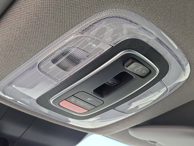 Certified 2025 Hyundai Elantra SEL image 28