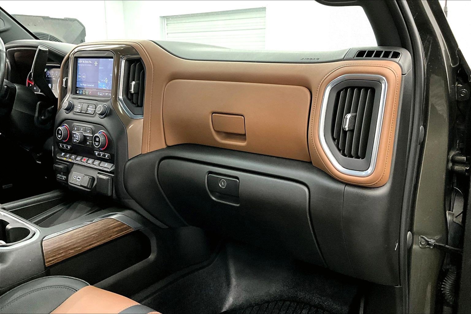 Used 2022 Chevrolet Silverado 3500 High Country w/ Safety Package II AWD/4WD image 17
