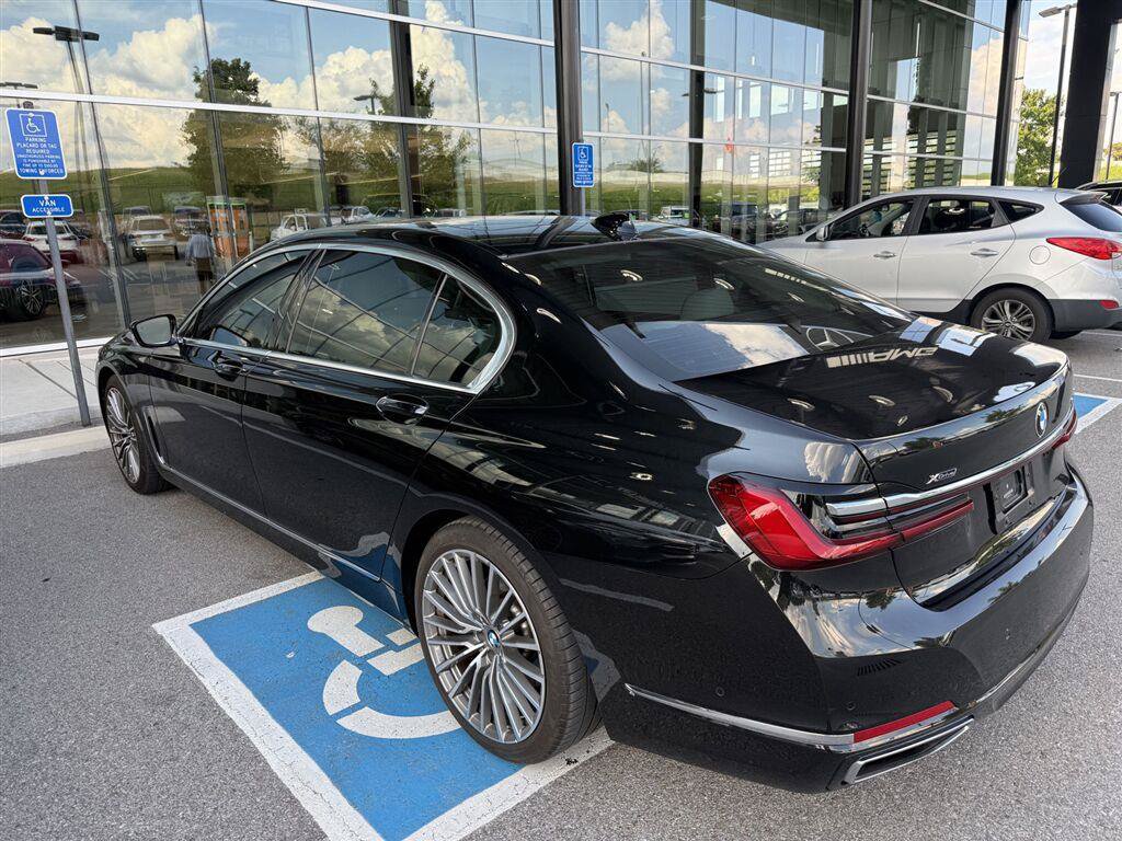 Used 2021 BMW 740i xDrive w/ Premium Package AWD/4WD image 12