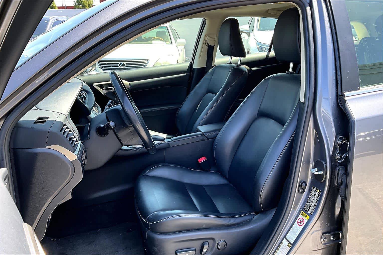 Used 2014 Lexus CT 200h FWD image 7