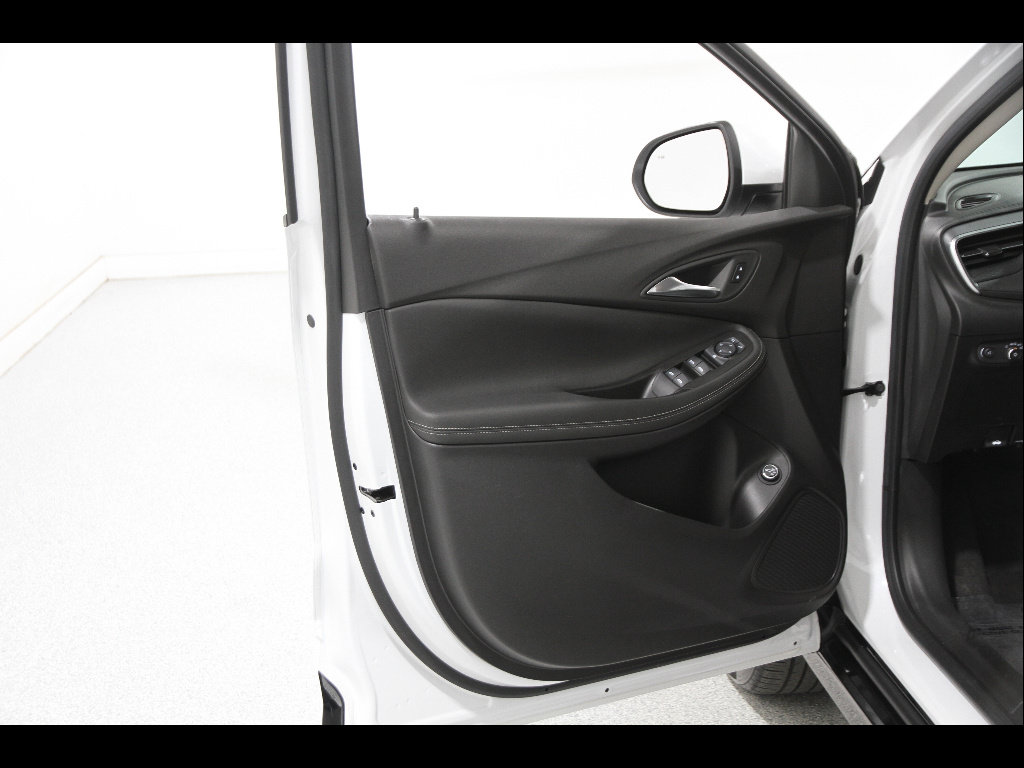 Used 2024 Buick Encore GX Sport Touring w/ Comfort Package AWD/4WD image 4
