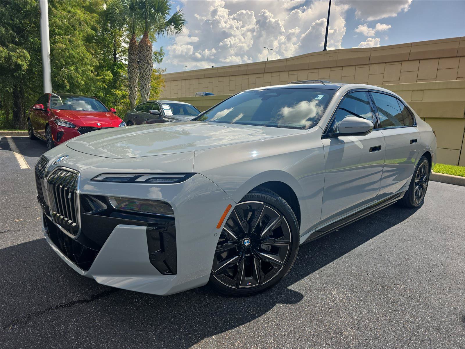 Certified 2023 BMW i7 xDrive60 w/ Luxury Rear Seating Package AWD/4WD image 28