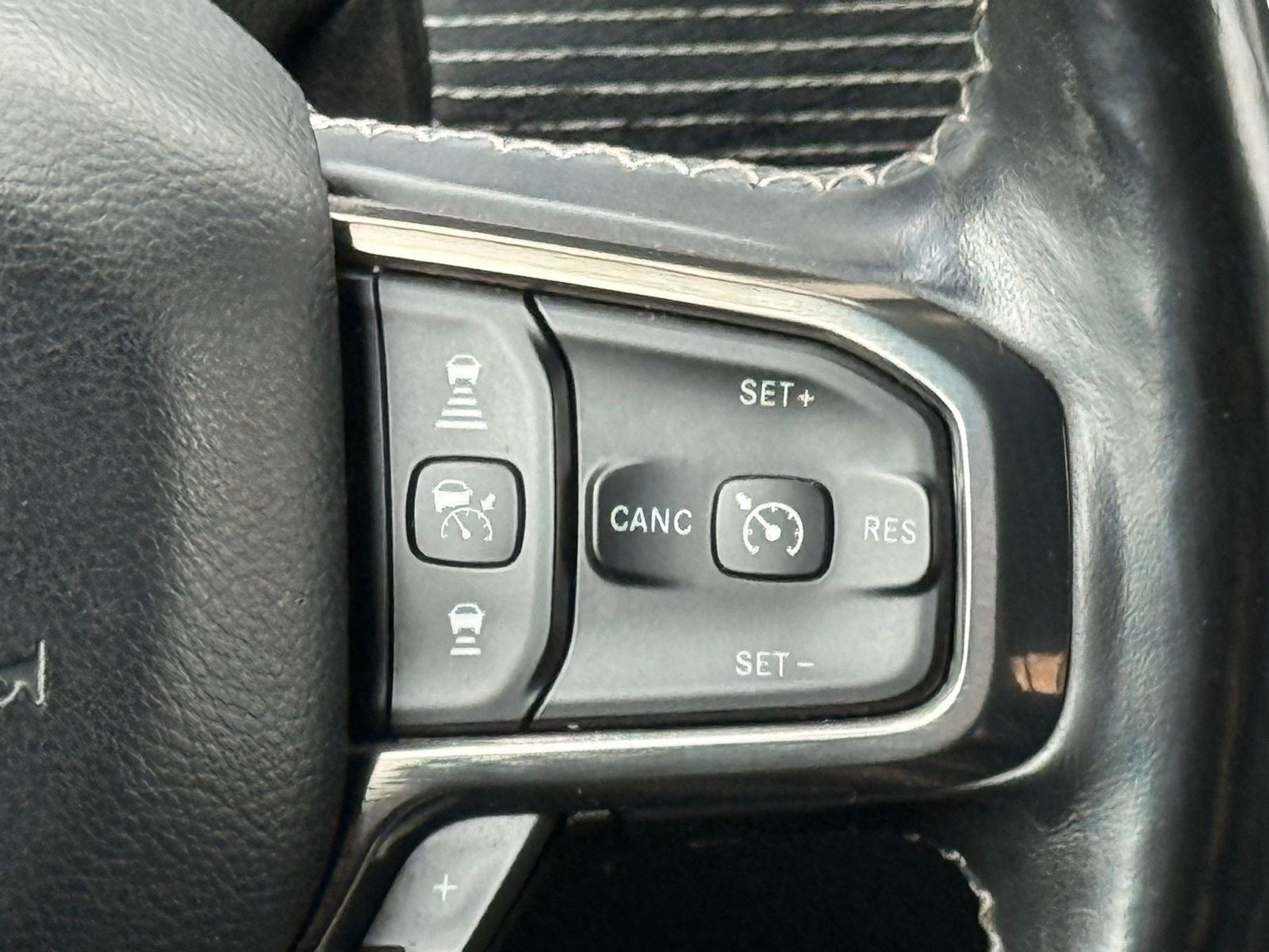 Used 2019 RAM 1500 Limited image 30