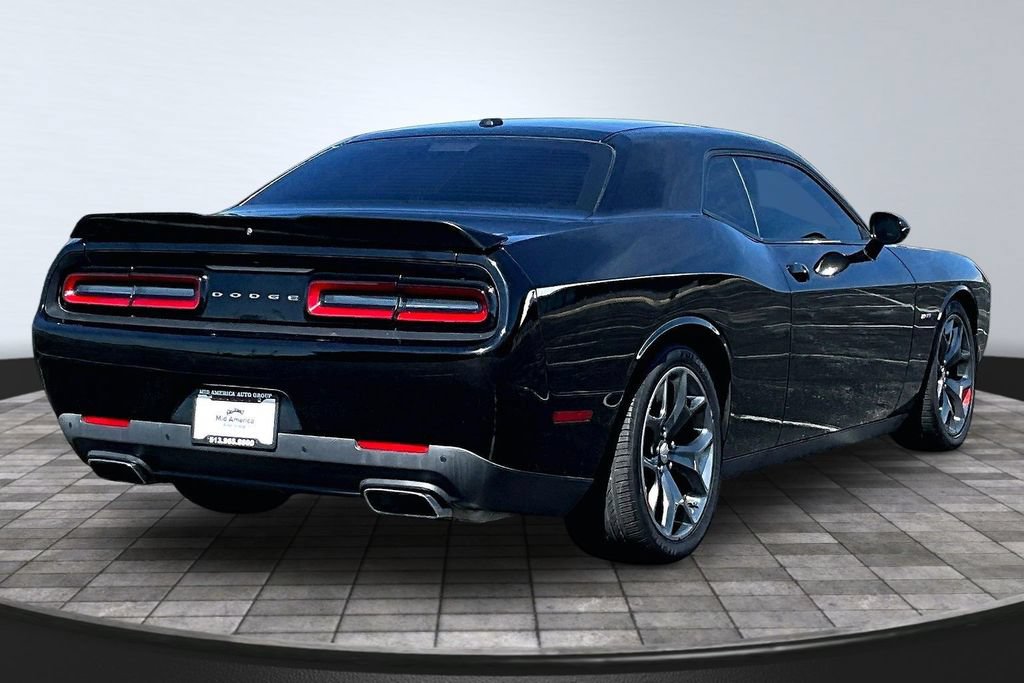 Used 2015 Dodge Challenger R/T w/ Quick Order Package 22B R/T RWD image 2