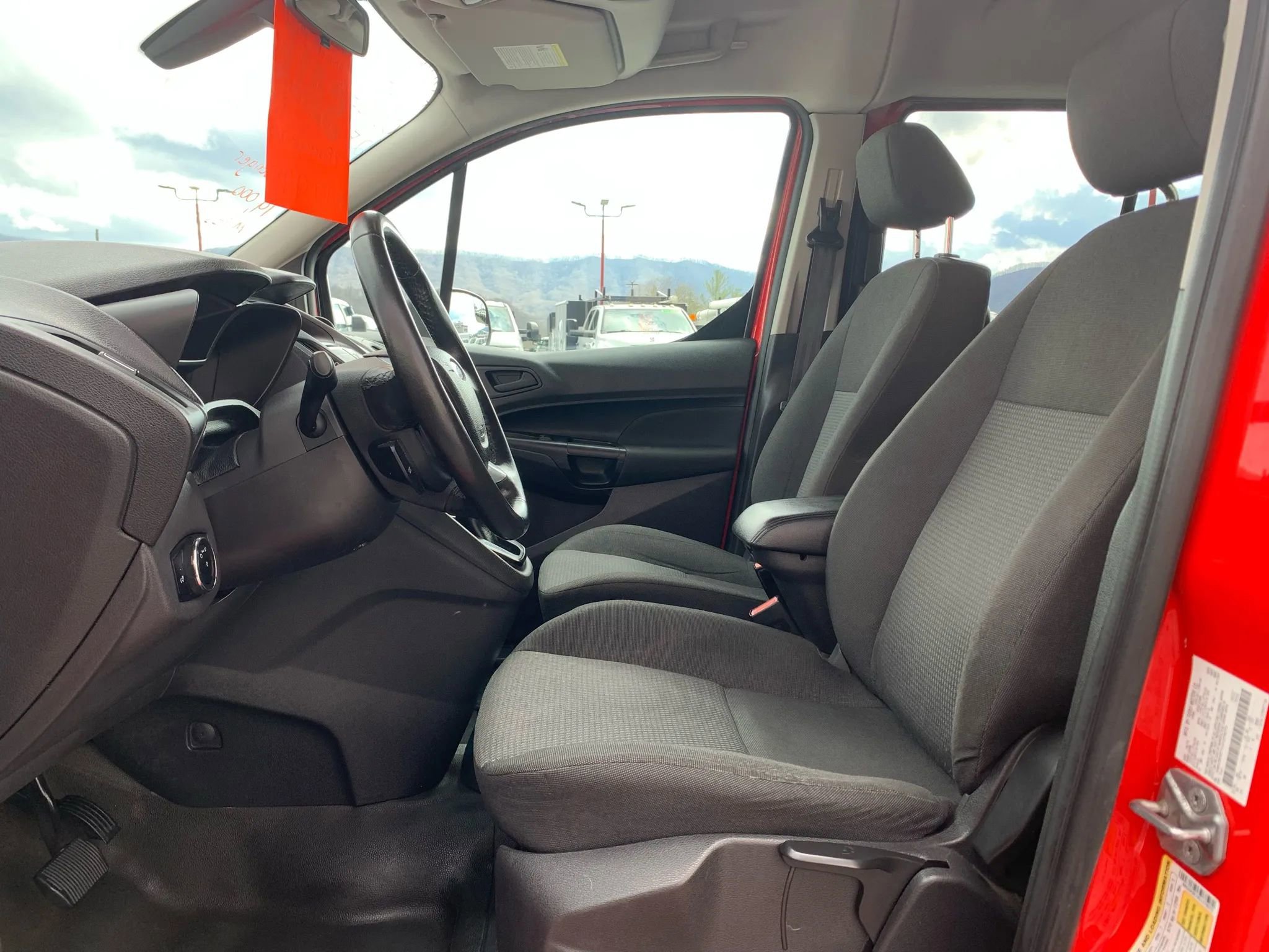 Used 2016 Ford Transit Connect XL image 9