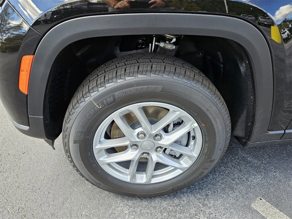 New 2024 Jeep Grand Cherokee L Laredo w/ Luxury Tech Group I image 9
