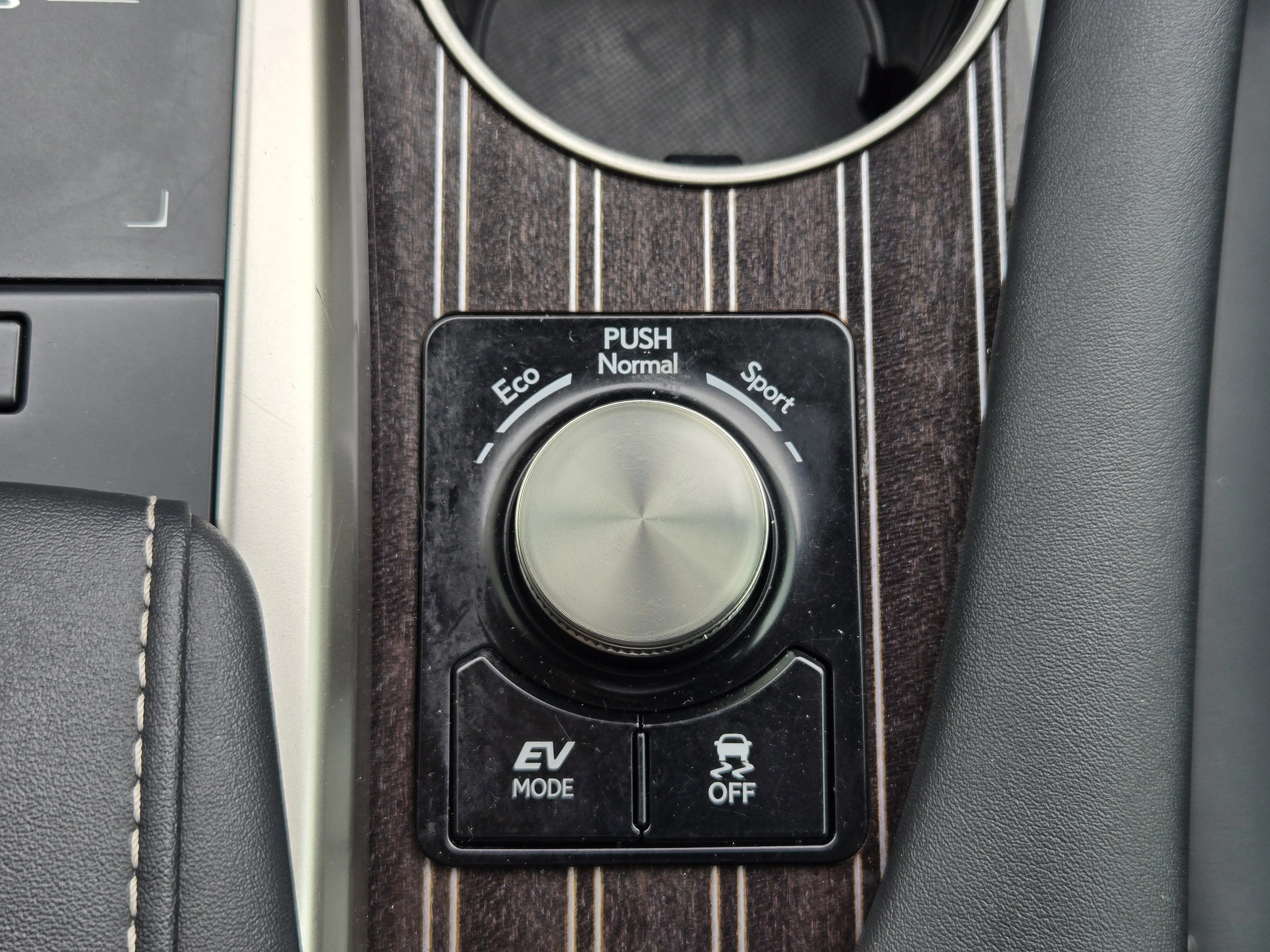 Used 2021 Lexus RX 450h AWD w/ Luxury Package image 19