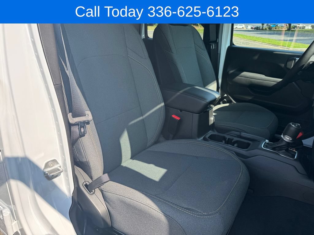 New 2025 Jeep Gladiator Sport AWD/4WD image 15