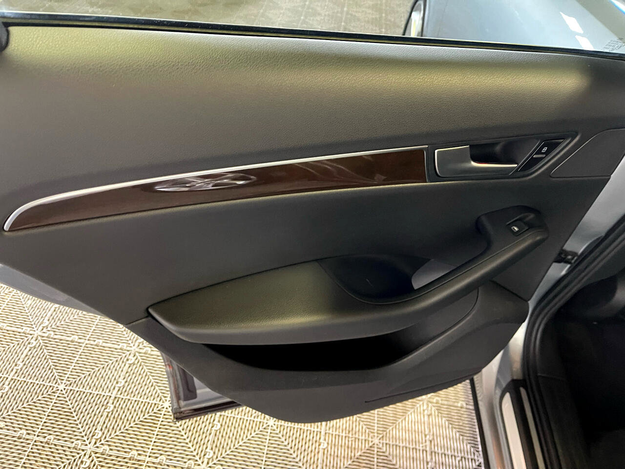 Used 2011 Audi Q5 2.0T Premium Plus image 22