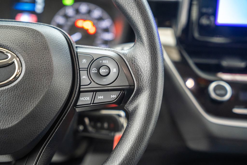 Certified 2025 Toyota Corolla LE image 26