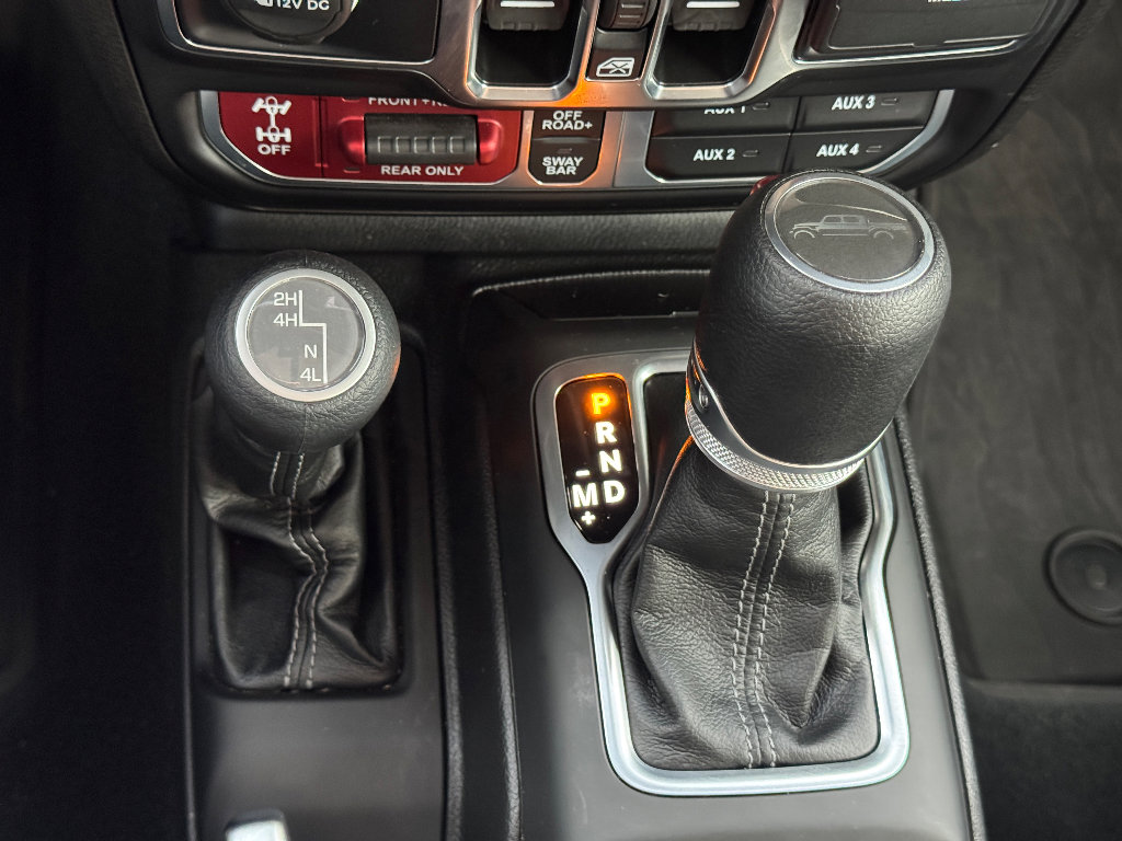 Used 2024 Jeep Gladiator Rubicon w/ Technology Group image 19