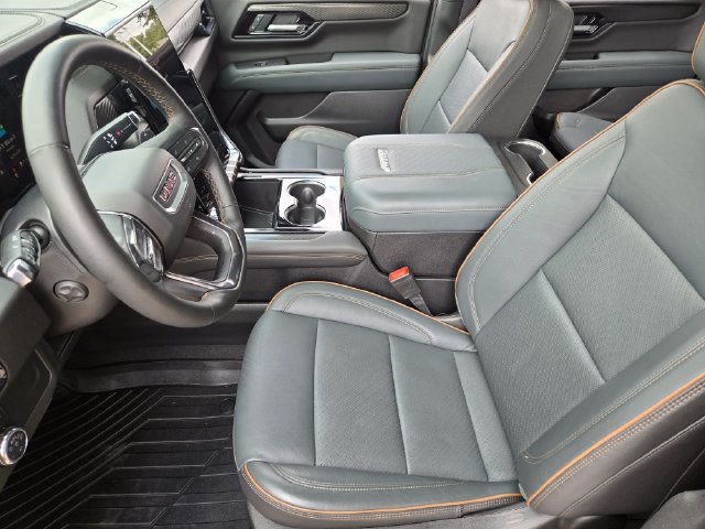 Used 2025 GMC Yukon AT4 w/ AT4 Premium Package AWD/4WD image 14