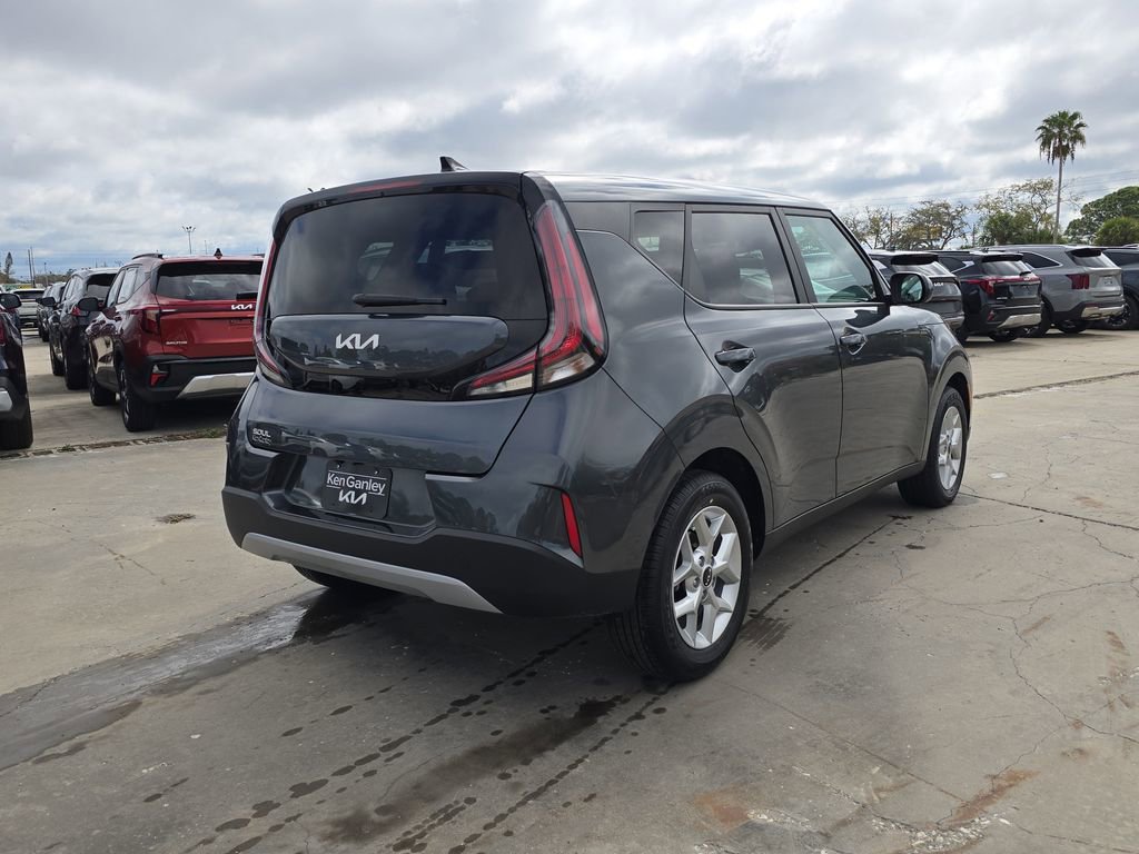 Certified 2025 Kia Soul LX image 8