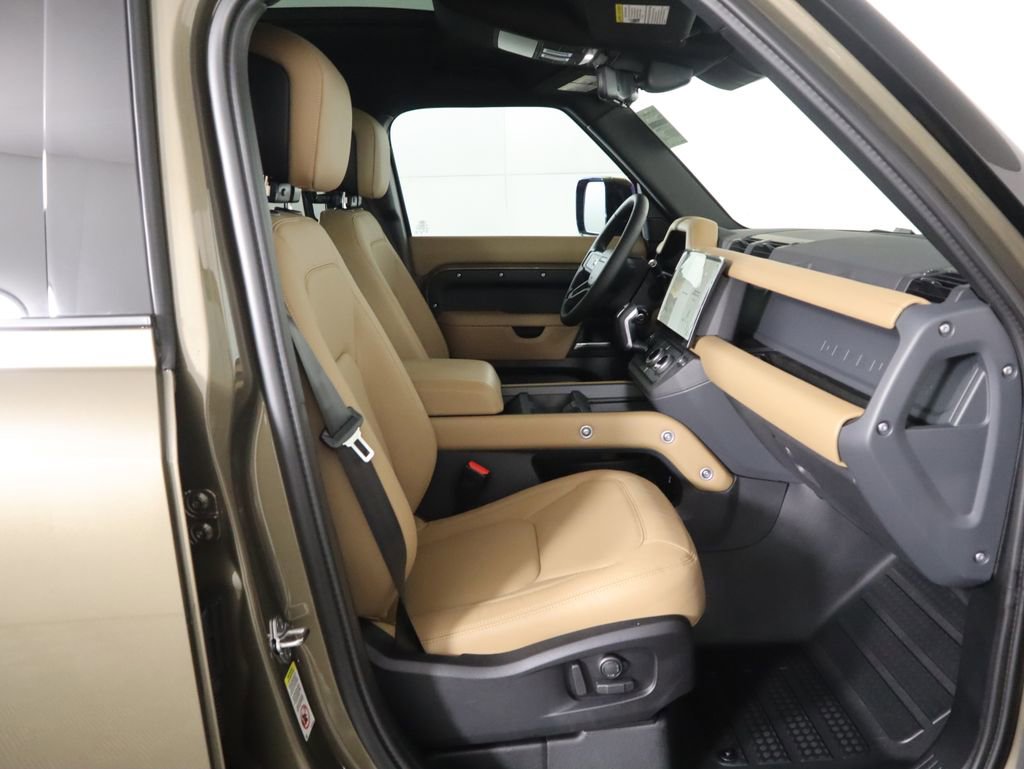 New 2026 Land Rover Defender 110 X-Dynamic SE image 22