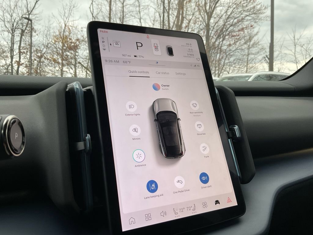 Used 2025 Volvo EX30 Ultra w/ Climate Package image 24