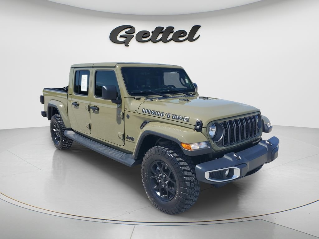 Used 2025 Jeep Gladiator Sport image 3