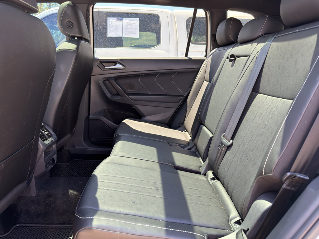 Used 2023 Volkswagen Tiguan SE R-Line AWD/4WD image 5
