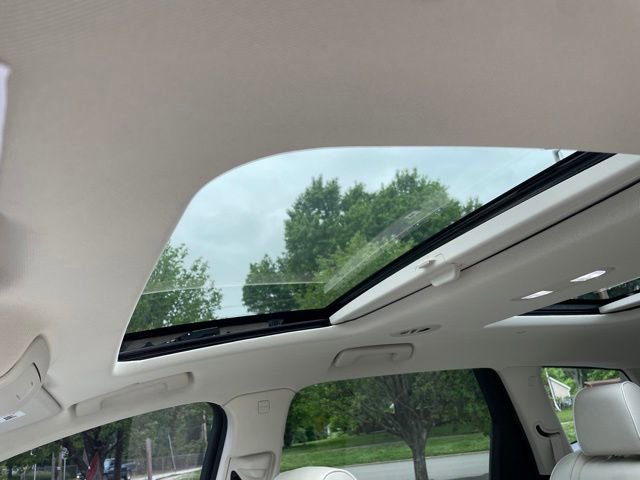Used 2022 Buick Enclave Avenir w/ LPO, Floor Liner Package FWD image 33