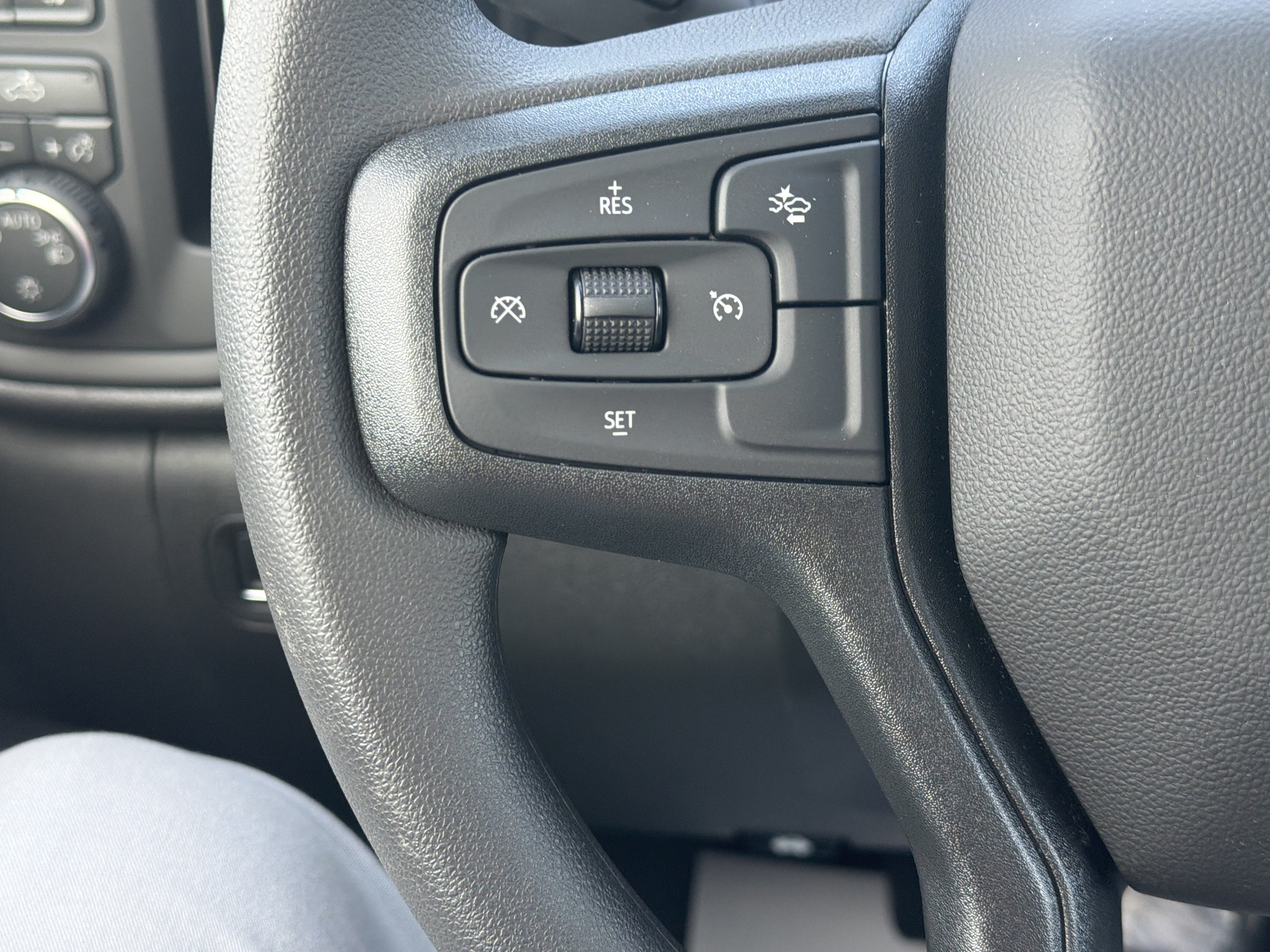 New 2026 Chevrolet Silverado 1500 Custom Trail Boss w/ LPO, Dark Essentials Package AWD/4WD image 21