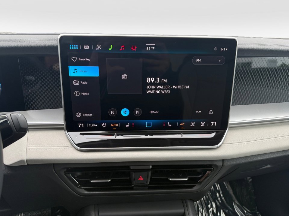 New 2026 Volkswagen Tiguan SE FWD image 17