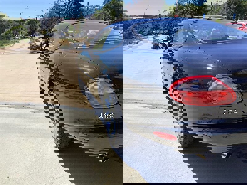 Used 2000 Jaguar XK8 Coupe image 11