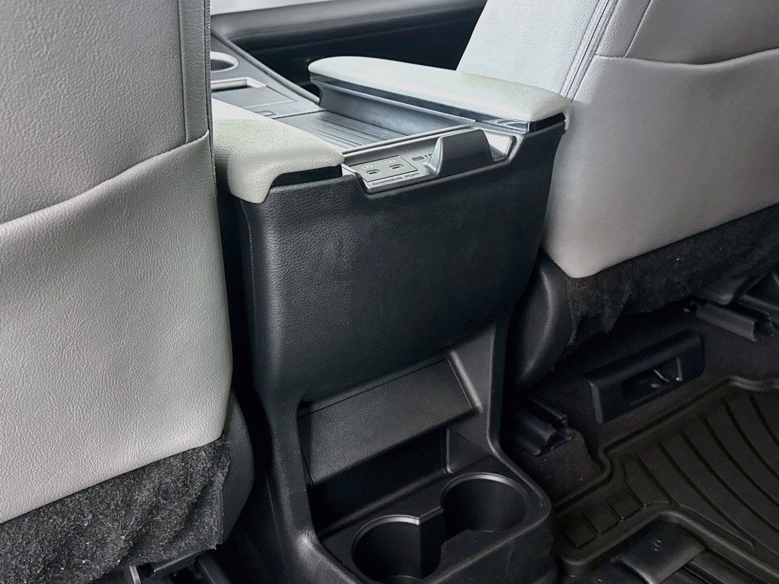 Certified 2025 Toyota Sienna XLE FWD image 36