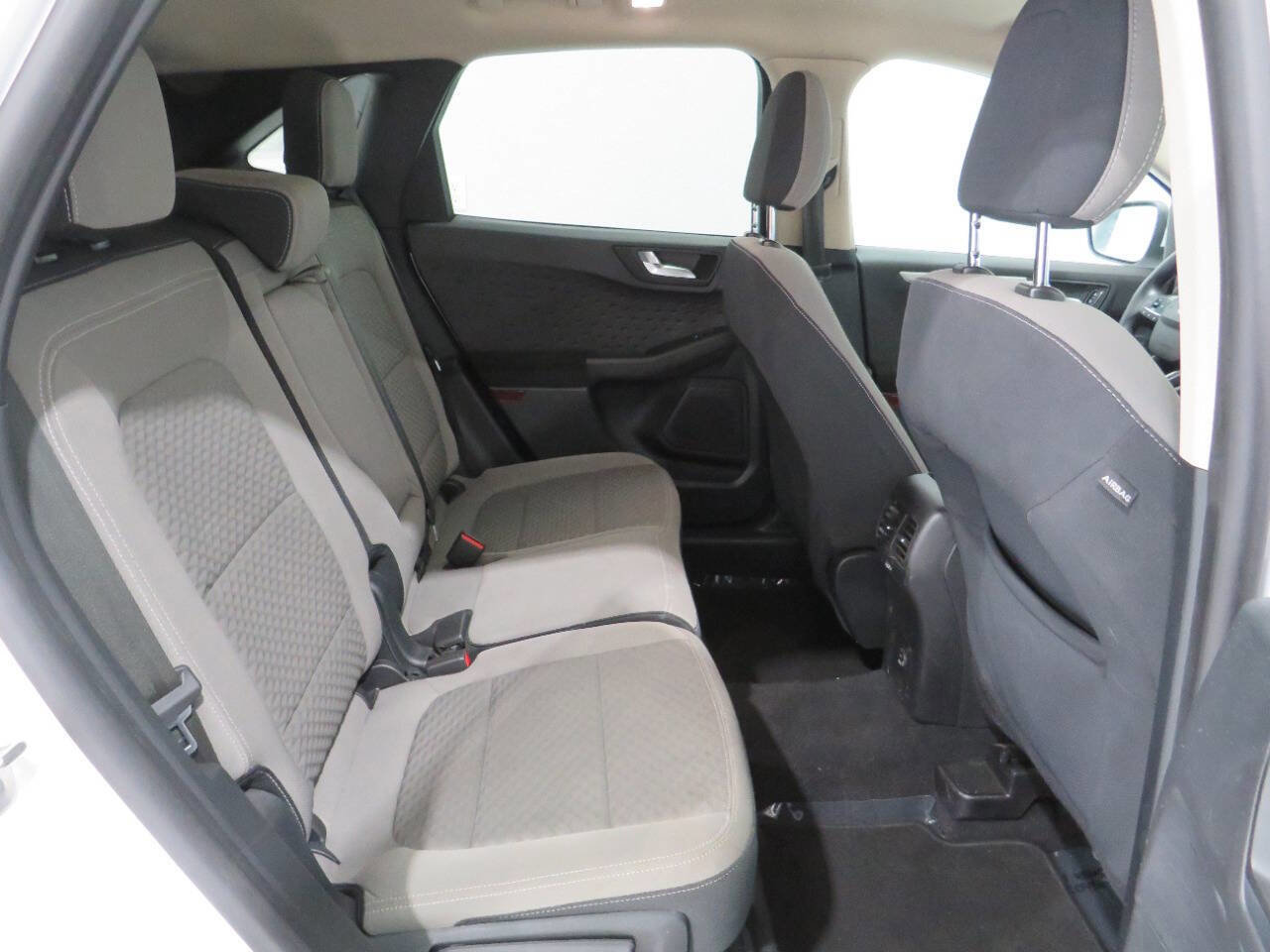 Used 2020 Ford Escape SE image 12