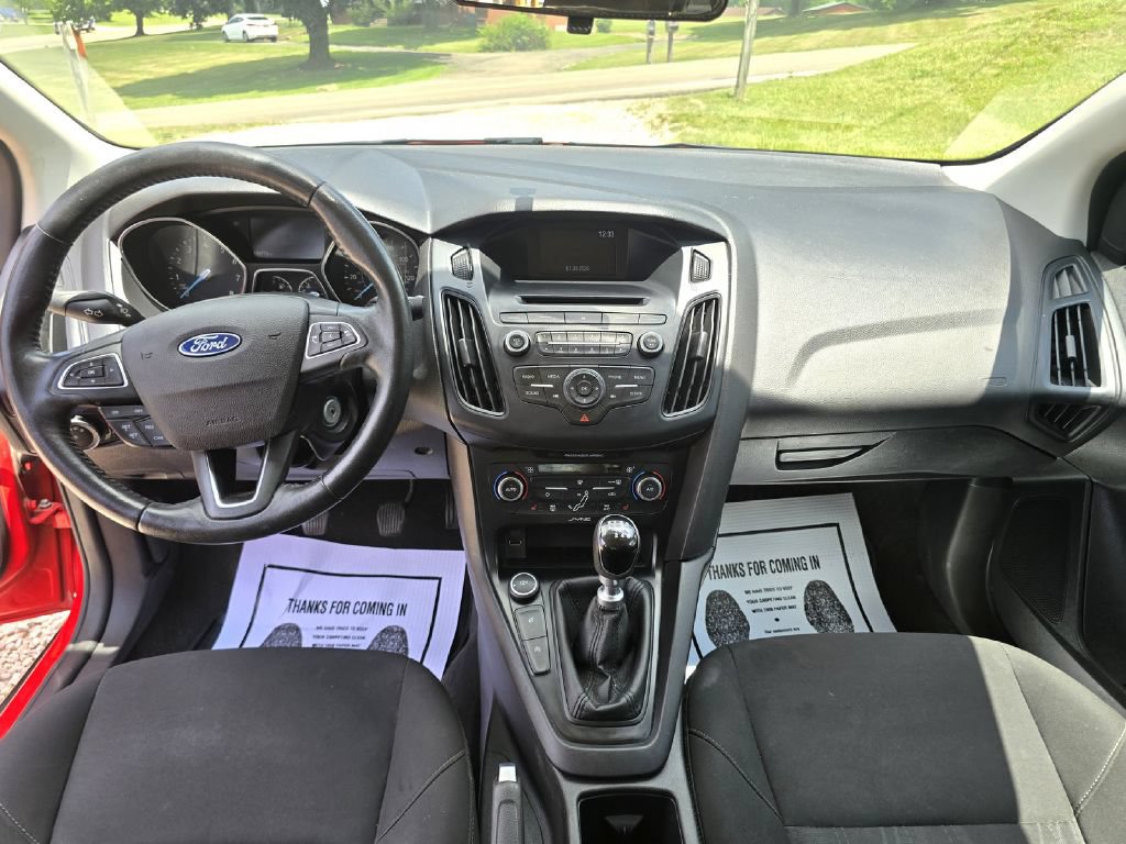 Used 2016 Ford Focus SE w/ SE Cold Weather Package FWD image 17