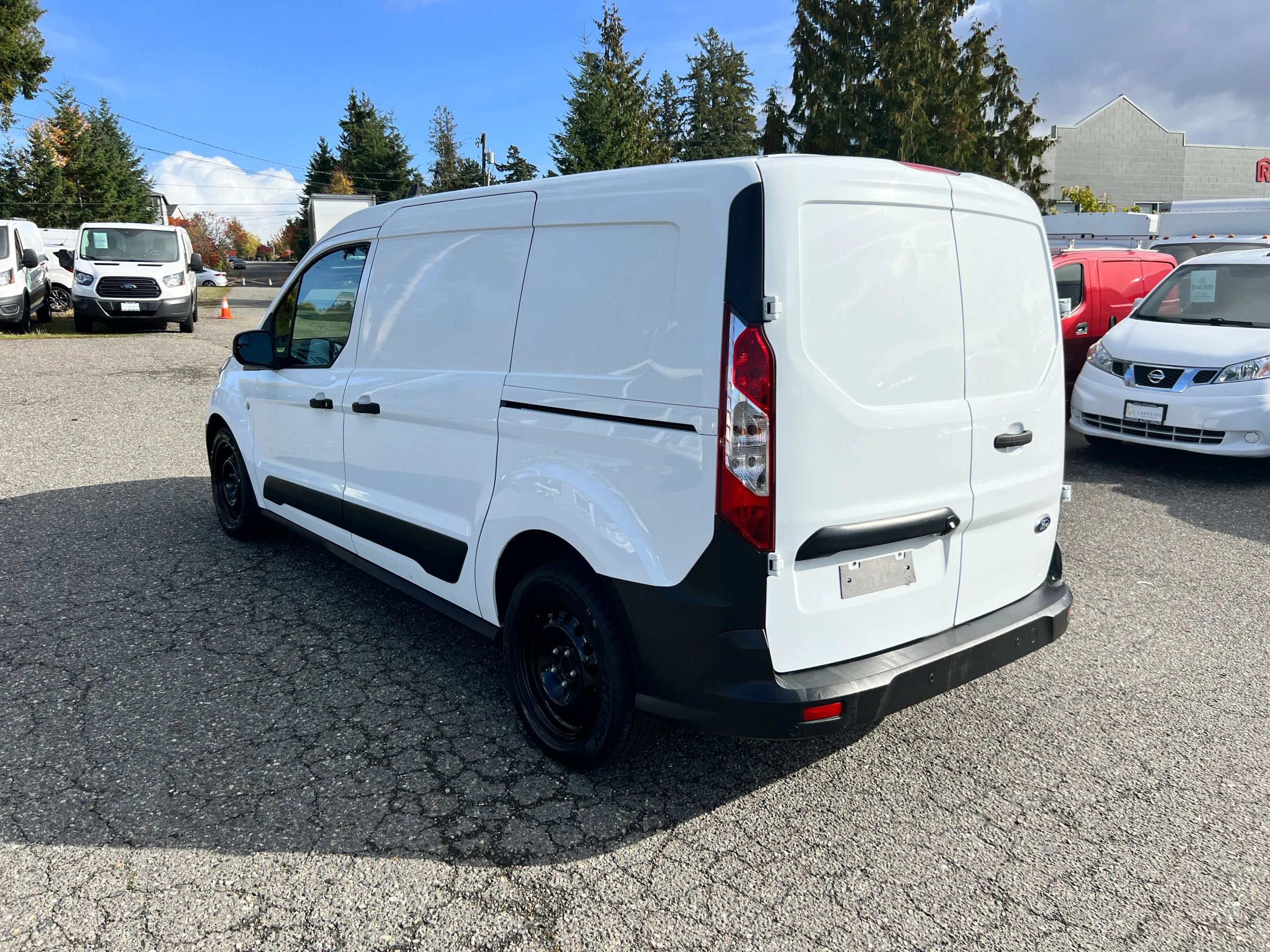 Used 2022 Ford Transit Connect XL image 5