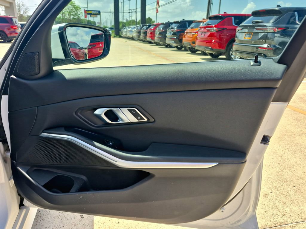 Used 2019 BMW 330i Sedan w/ Driving Assistance Package RWD image 23
