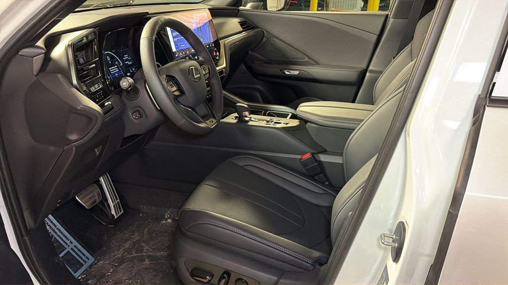 New 2026 Lexus TX 500h AWD w/ Technology Package image 17