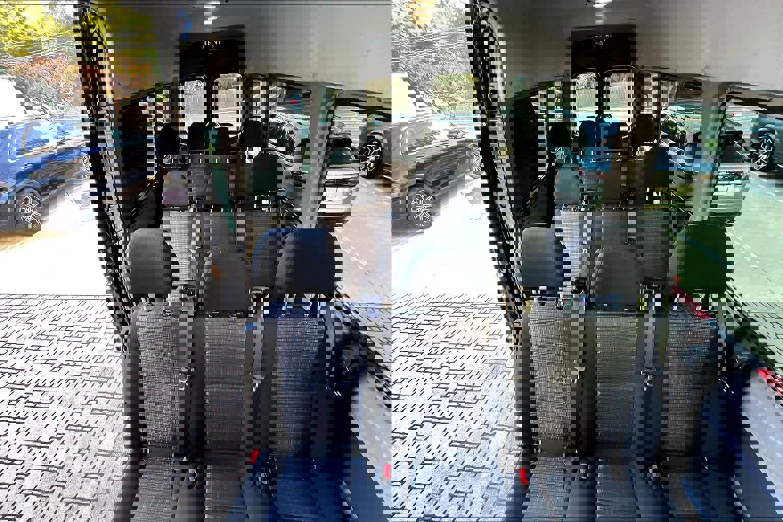 Used 2016 Mercedes-Benz Sprinter 2500 image 17