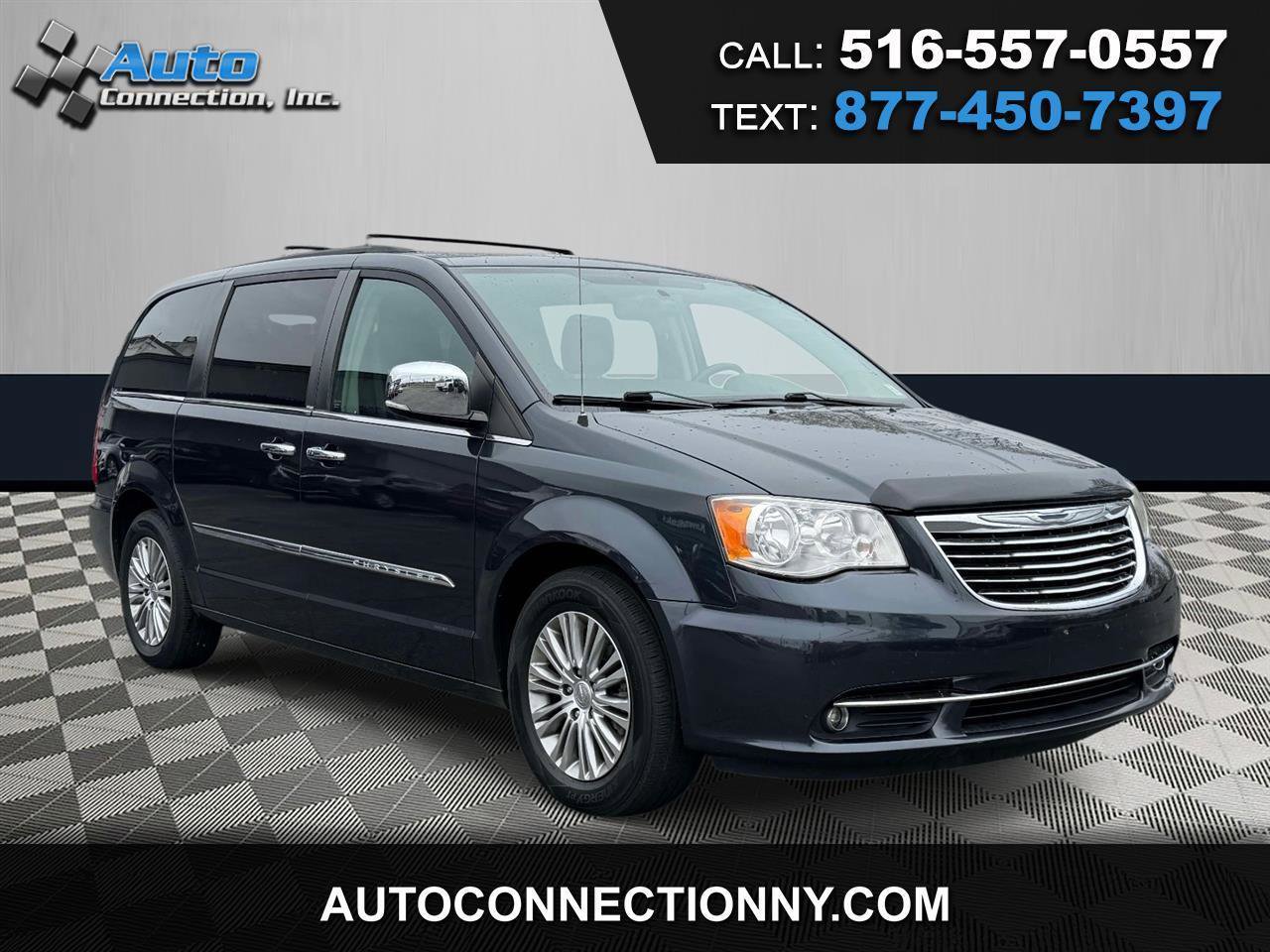 Used 2013 Chrysler Town & Country Touring-L w/ Driver Convenience Group FWD image 1