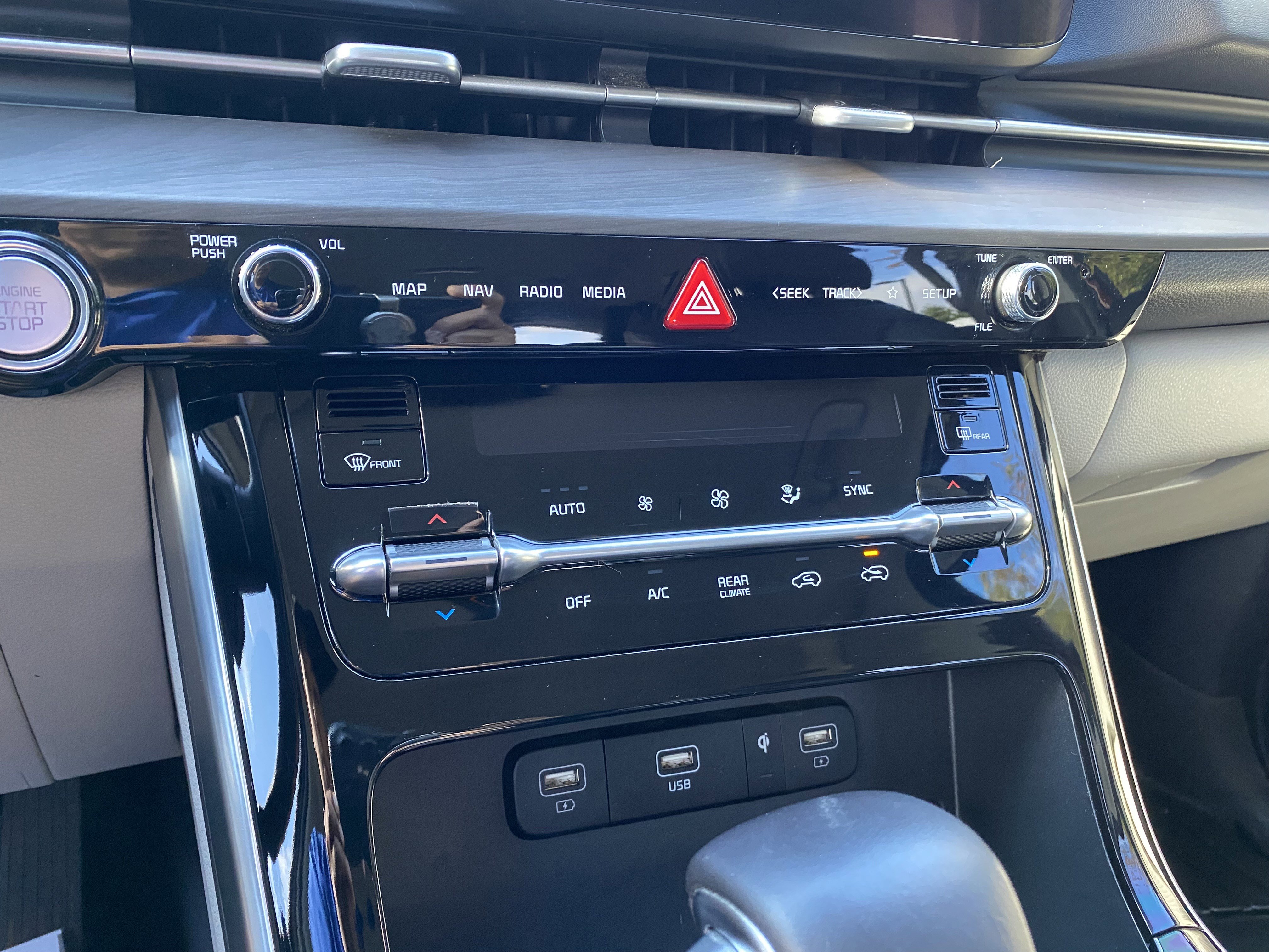 Used 2023 Kia Carnival SX image 27