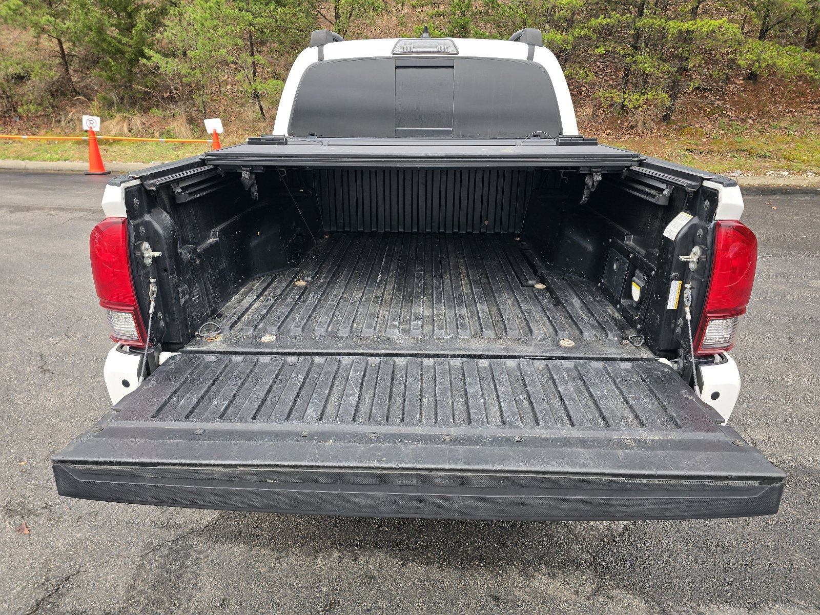 Used 2019 Toyota Tacoma TRD Off-Road w/ Technology Package AWD/4WD image 12