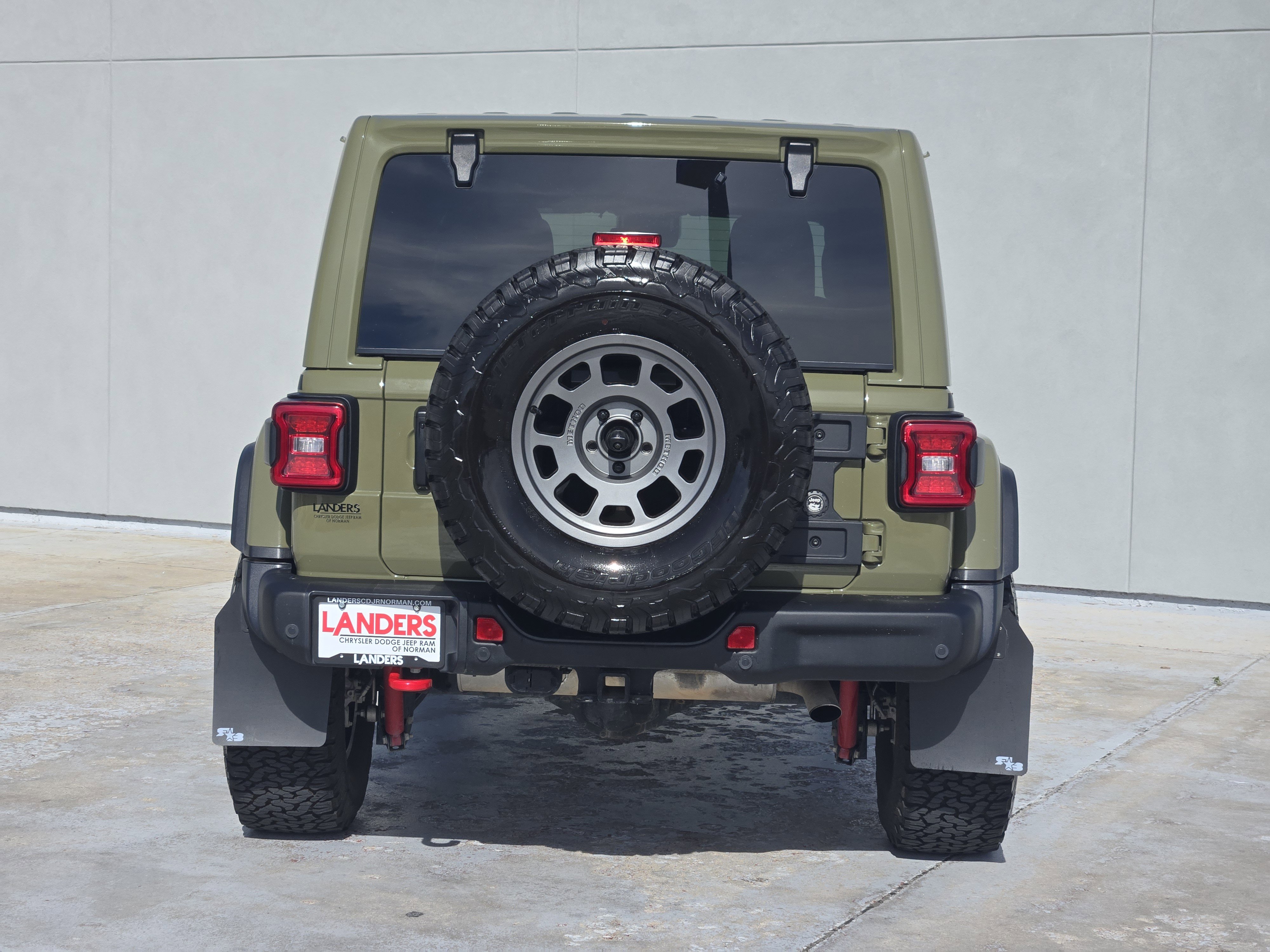 Used 2025 Jeep Wrangler Unlimited Rubicon AWD/4WD image 7