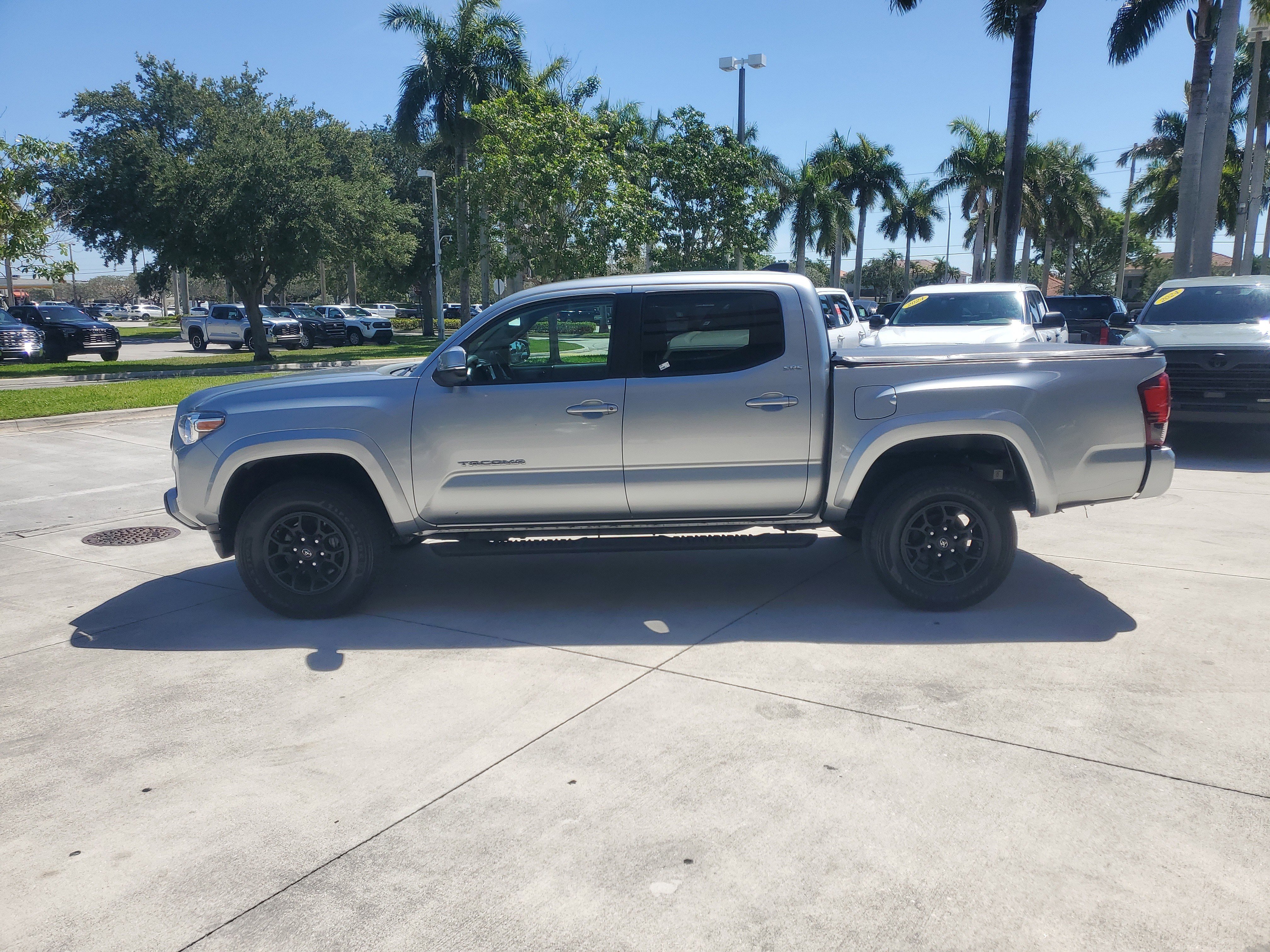 Used 2022 Toyota Tacoma SR5 w/ Technology Package RWD image 6