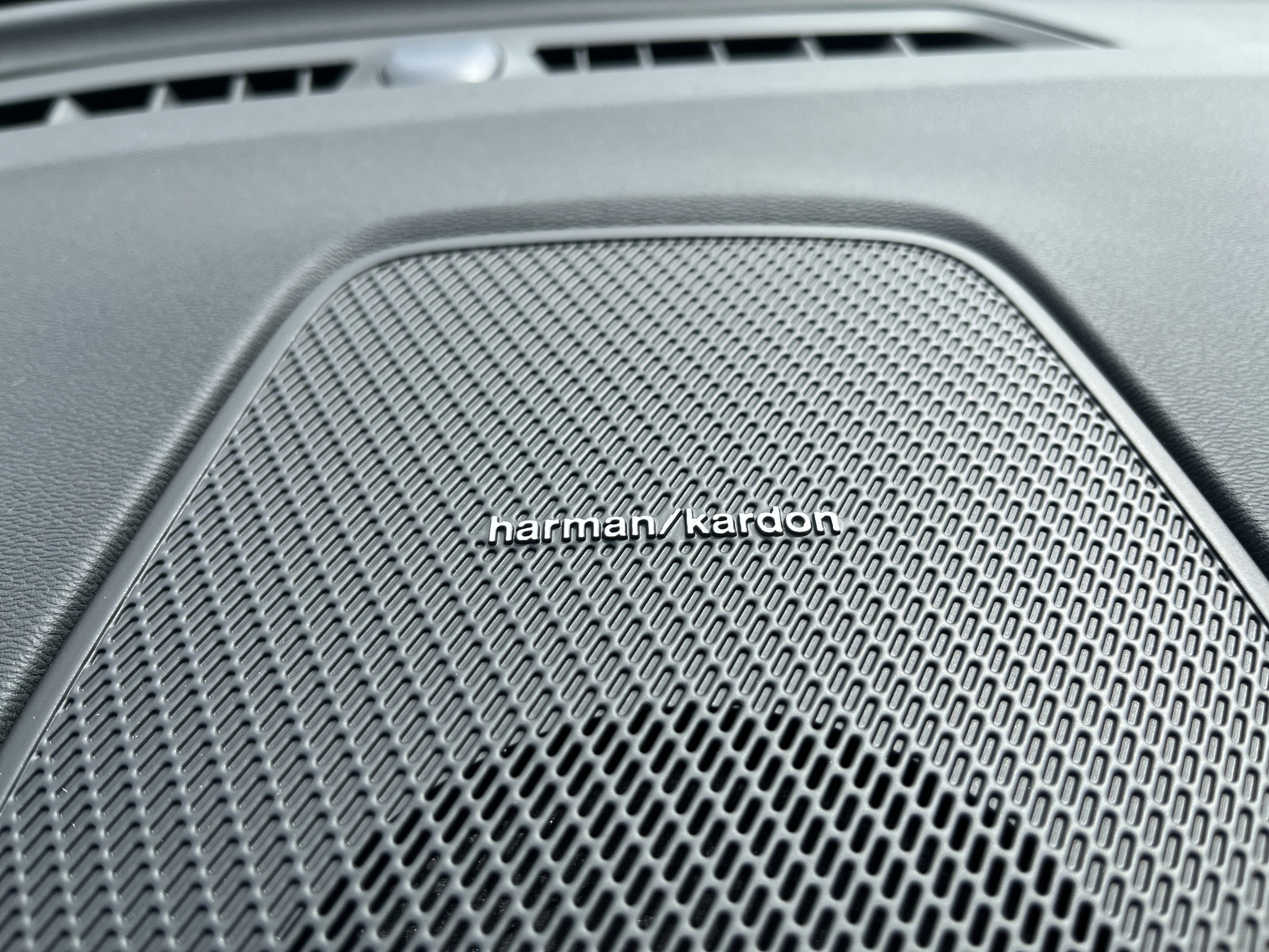 New 2026 Volvo XC60 B5 Plus w/ Protection Package Premier image 17