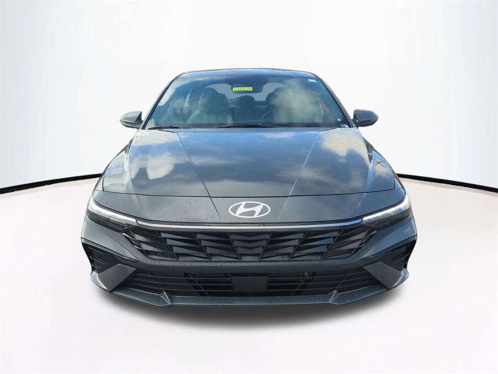 New 2026 Hyundai Elantra Limited image 3