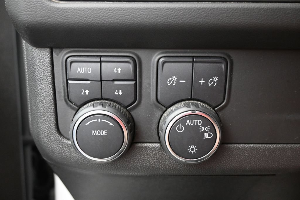 Used 2023 Chevrolet Suburban Premier AWD/4WD image 20