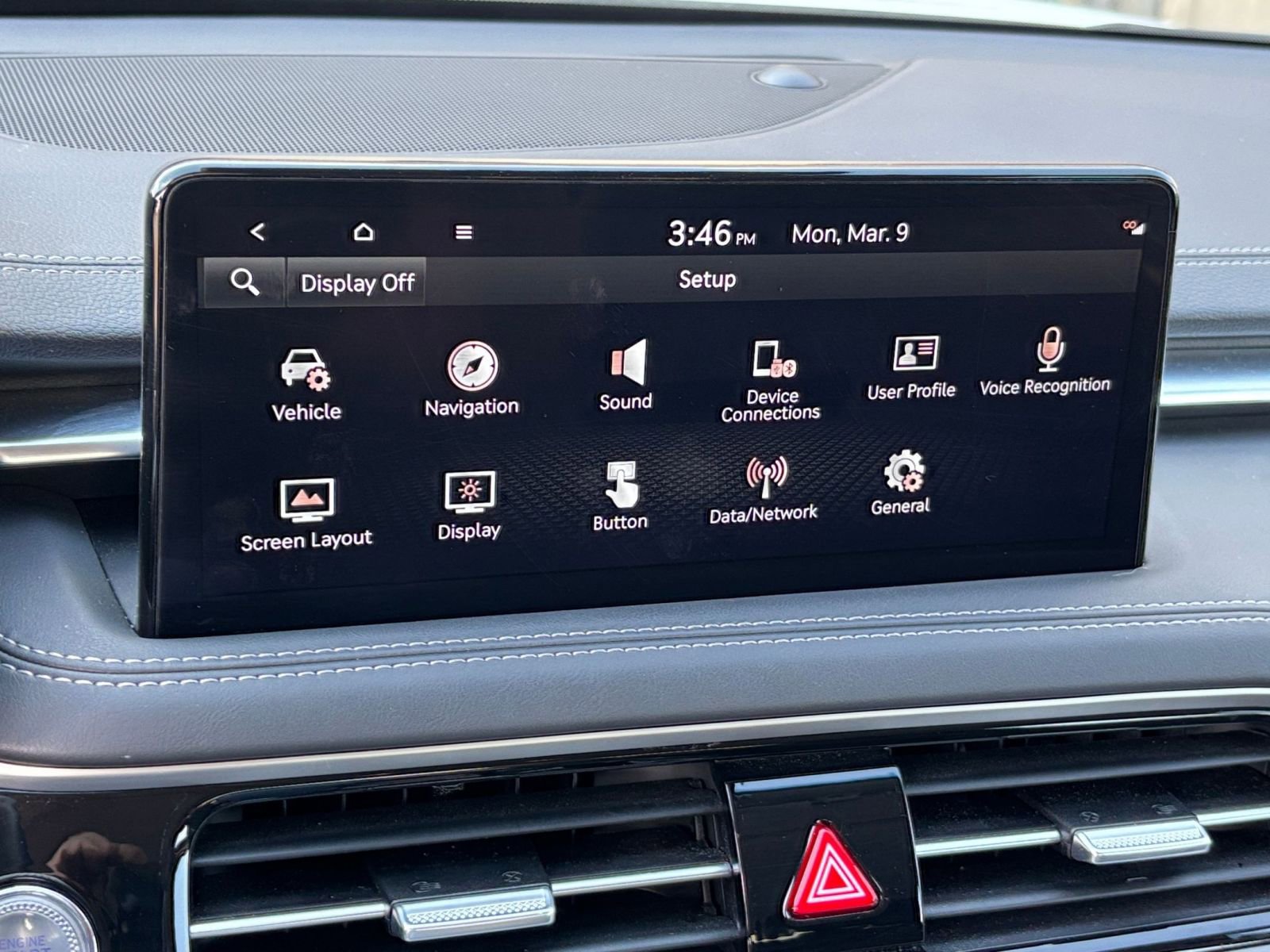 Used 2025 Genesis G70 2.5T image 21