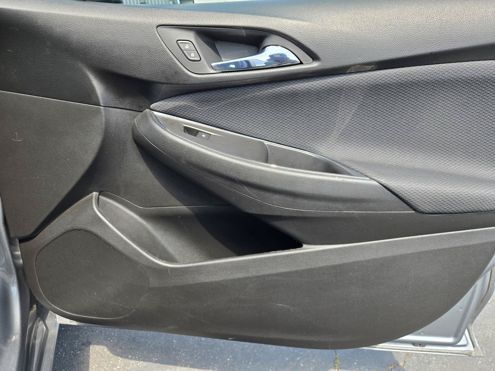 Used 2019 Chevrolet Cruze LT w/ Convenience Package FWD image 34