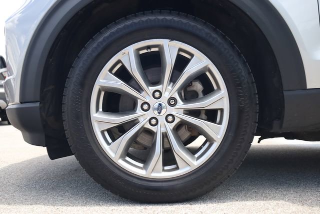 Used 2023 Ford Explorer Limited AWD/4WD image 7