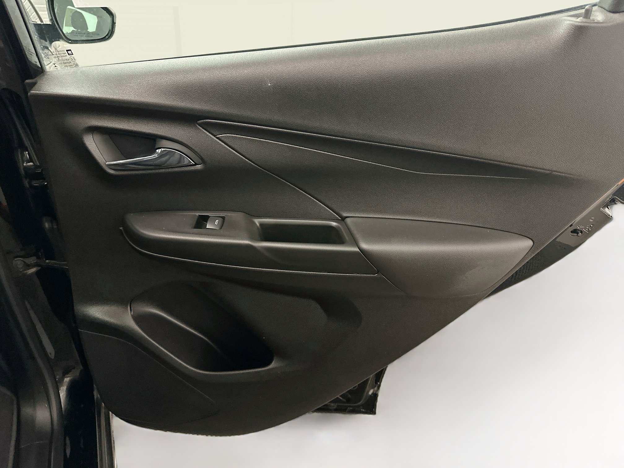Used 2023 Chevrolet Bolt LT w/ Infotainment Package FWD image 31