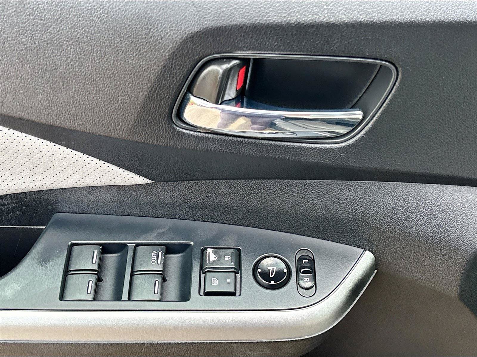 Used 2015 Honda CR-V EX-L image 17